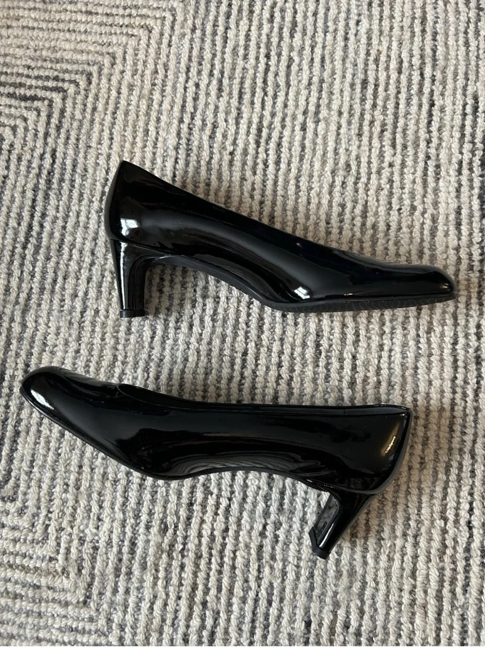 Stuart Weitzman Retro Chicster Patent Leather Pumps Women's Size 7.5 N Black